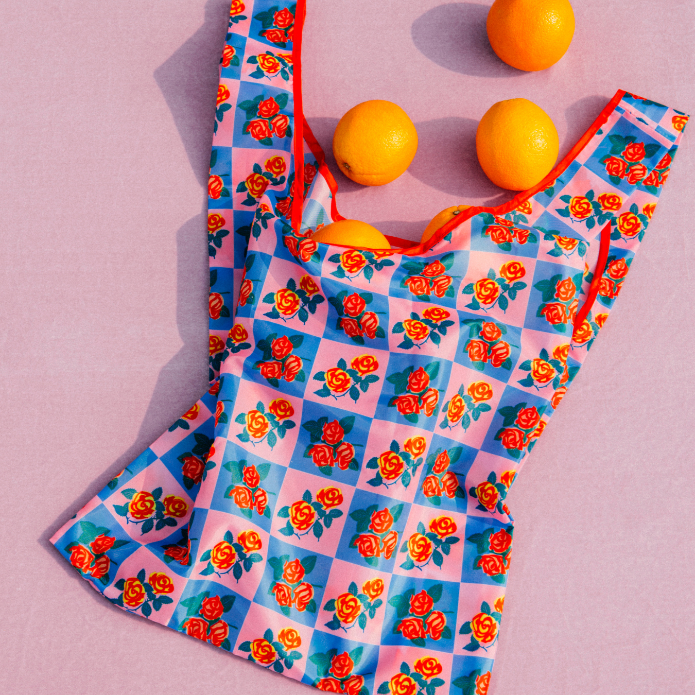 Foldable tote with floral checker print